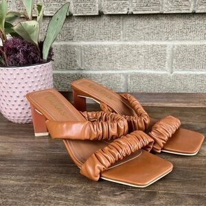 Lulus Slides Size 7.5